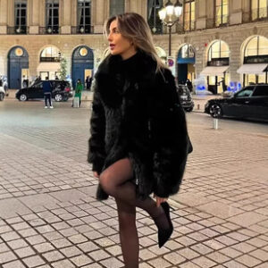 79. Jenny菲尔 Amazon / AliExpress Fashion Hit – Turn-Down-Collar Faux-Fur Coat