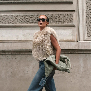 113. Halloween Cosplay Viking Faux-Fur Cloak – Funny Anime Cape & Collar